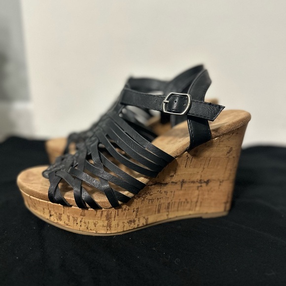 Maurices Black Wedge Sandals 7.5 - Picture 2 of 7